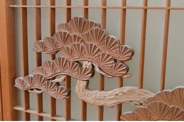 アンティーク建具　片面ガラス　山・松の彫刻入り書院戸4枚セット(窓、引き戸、ガラス戸)(R-068847)