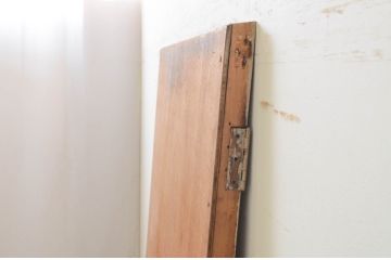 アンティーク建具　ペイント仕上げ限定　どこか懐かしいレトロな雰囲気のペイント扉1枚(ドア、木製扉)(R-068848)