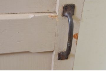 アンティーク建具　ペイント仕上げ限定　どこか懐かしいレトロな雰囲気のペイント扉1枚(ドア、木製扉)(R-068849)