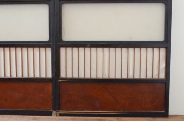 アンティーク建具　腰板欅(ケヤキ)材　和モダンな空間作りにおすすめな障子戸4枚セット(引き戸、格子戸、ガラス帯戸)(R-068853)