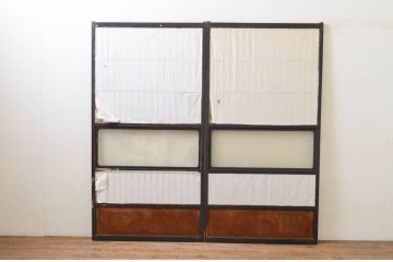 アンティーク建具　腰板欅(ケヤキ)材　和モダンな空間作りにおすすめな障子戸2枚セット(引き戸、格子戸、ガラス帯戸)(R-068855)