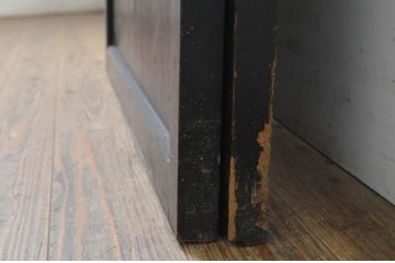 アンティーク建具　シックな空間作りにおすすめな帯戸2枚セット(引き戸、板戸)(R-068859)
