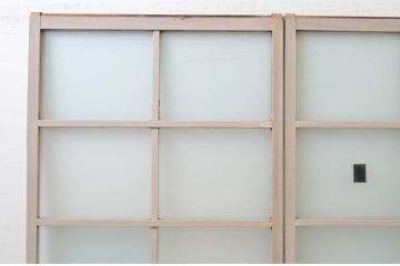 アンティーク建具　ペイント仕上げ限定　レトロな雰囲気づくりにおすすめのガラス戸2枚セット(引き戸)(R-068861)