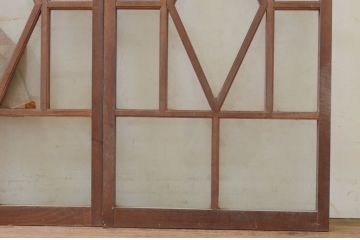 アンティーク建具　大正ロマン　総欅(ケヤキ)材　菱形デザイン　ノスタルジックな雰囲気漂う幅狭ガラス窓2枚セット(引き戸、ガラス戸)(R-068875)