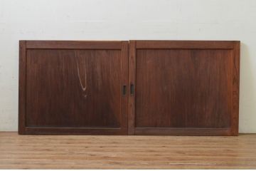 アンティーク建具　総欅(ケヤキ)材一枚板　経年を感じさせる木味が魅力の板戸窓2枚セット(引き戸)(R-068881)