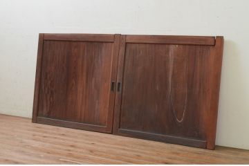 アンティーク建具　総欅(ケヤキ)材一枚板　経年を感じさせる木味が魅力の板戸窓2枚セット(引き戸)(R-068882)