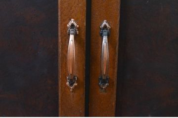 アンティーク建具　高級品!!　総欅(ケヤキ)材　玉杢無垢材　落ち着いた和の空間を演出する板戸窓2枚セット(扉、ドア)(R-068884)