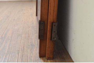 アンティーク建具　高級品!!　総欅(ケヤキ)材　玉杢無垢材　落ち着いた和の空間を演出する板戸窓2枚セット(扉、ドア)(R-068884)