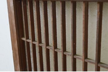 アンティーク建具　上品なデザインのもみじの彫刻入り格子窓2枚セット(ガラス戸、格子戸、引き戸)(R-068889)