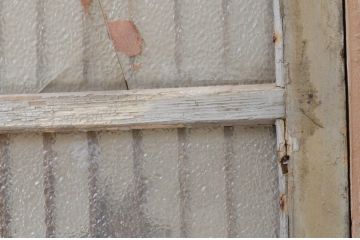 アンティーク建具　上品なデザインのもみじの彫刻入り格子窓2枚セット(ガラス戸、格子戸、引き戸)(R-068889)