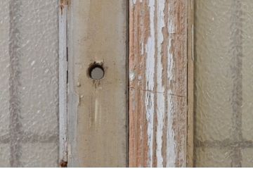 アンティーク建具　上品なデザインのもみじの彫刻入り格子窓2枚セット(ガラス戸、格子戸、引き戸)(R-068889)