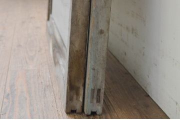 アンティーク建具　上品なデザインのもみじの彫刻入り格子窓2枚セット(ガラス戸、格子戸、引き戸)(R-068889)