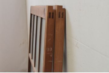 アンティーク建具　高級品!!　透かし彫りが素敵なレトロな雰囲気のガラス窓2枚セット(引き戸、ガラス戸)(R-068891)