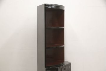 中古　高級品　韓国民芸家具　圧巻!　繊細な螺鈿(ラデン)細工が美しく描かれたコーナーキャビネット(収納棚、戸棚、飾り棚、店舗什器)(R-068897)