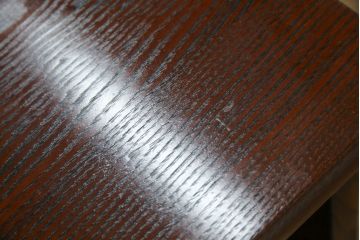 中古　美品　指物工芸家具　総栗材　手打ち金具　シンプルで品のある佇まいが魅力的な漆塗りの茶棚(飾り棚、戸棚、収納棚、サイドボード)(R-068899)