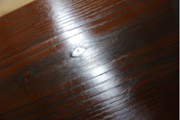 中古　美品　指物工芸家具　総栗材　手打ち金具　シンプルで品のある佇まいが魅力的な漆塗りの茶棚(飾り棚、戸棚、収納棚、サイドボード)(R-068899)