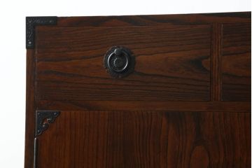 中古　美品　国産　職人手作り　総桐　重厚な佇まいが魅力的な高級民芸箪笥(総桐箪笥、総桐たんす、着物箪笥、整理タンス、和たんす、衣装箪笥、収納タンス、引き出し、キャビネット)(R-068901)
