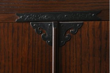 中古　美品　国産　職人手作り　総桐　重厚な佇まいが魅力的な高級民芸箪笥(総桐箪笥、総桐たんす、着物箪笥、整理タンス、和たんす、衣装箪笥、収納タンス、引き出し、キャビネット)(R-068901)