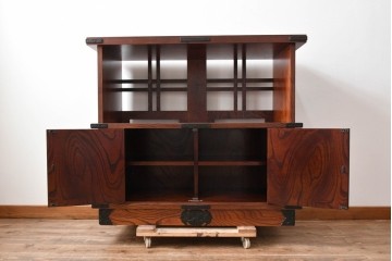 中古　岩谷堂箪笥　和モダンな空間づくりにおすすめの飾り棚　(R-068902)