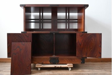 中古　岩谷堂箪笥　和モダンな空間づくりにおすすめの飾り棚　(R-068902)