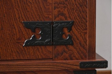 中古　岩谷堂箪笥　和モダンな空間づくりにおすすめの飾り棚　(R-068902)