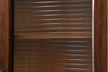 和製ビンテージ　希少　松本民芸家具　#100型　モールガラスがレトロなビューロー(ライティングビューロー、本箱、キャビネット、収納棚、戸棚、ワークデスク、在宅ワーク、在宅用、引き出し、ヴィンテージ)(R-068904)