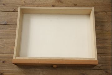 中古　アンティーク風　パイン材　品のある佇まいが目を引くカウンターガラスケース(ショーケース、カウンターテーブル、ディスプレイケース、飾り棚、キャビネット、店舗什器)(R-068905)