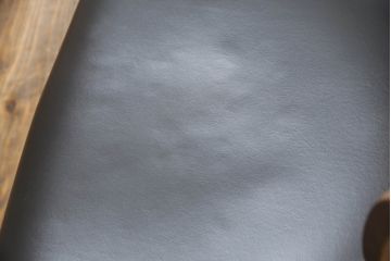 中古　美品!!　柏木工(カシワ木工、KASHIWA)　本革(レザー)　ウォールナット材　オーク材　シンプルながらも身体に馴染む形状と落ち着いた色合いが素敵なシック(CHIC)サイドチェア(ダイニングチェア、ワークチェア、椅子、イス、いす)(定価約12万5千円)(R-068907)
