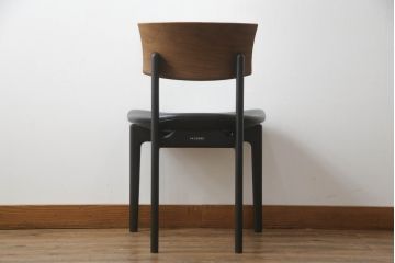 中古　美品!!　柏木工(カシワ木工、KASHIWA)　本革(レザー)　ウォールナット材　オーク材　シンプルながらも身体に馴染む形状と落ち着いた色合いが素敵なシック(CHIC)サイドチェア(ダイニングチェア、ワークチェア、椅子、イス、いす)(定価約12万5千円)(R-068907)