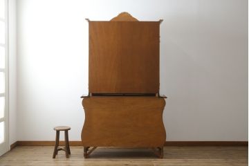 中古　美品!!　イタリア高級輸入家具　バーズアイの杢目が美しい象嵌入り大型キャビネット(収納棚、飾り棚、戸棚、ガラスケース、ショーケース、店舗什器)(R-068911)