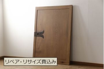 アンティーク建具　総欅(ケヤキ)材　重厚感のある佇まいが魅力の蔵戸1枚(玄関戸、引き戸)(R-068917)