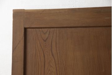 アンティーク建具　総欅(ケヤキ)材　重厚感のある佇まいが魅力の蔵戸1枚(玄関戸、引き戸)(R-068917)