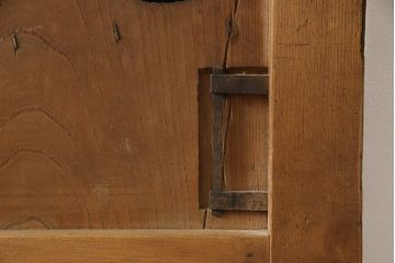 アンティーク建具　総欅(ケヤキ)材　重厚感のある佇まいが魅力の蔵戸1枚(玄関戸、引き戸)(R-068917)
