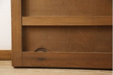 アンティーク建具　総欅(ケヤキ)材　重厚感のある佇まいが魅力の蔵戸1枚(玄関戸、引き戸)(R-068917)