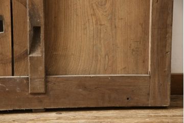 アンティーク建具　総欅(ケヤキ)材　上質な和の雰囲気を高める桟の細かい格子蔵戸1枚(引き戸、格子戸、玄関戸)(R-068918)