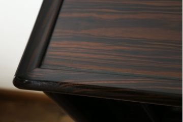 中古　黒檀無垢材　上質なこだわりの空間づくりにおすすめの飾り棚(茶棚、戸棚、収納棚、違い棚)(R-068919)