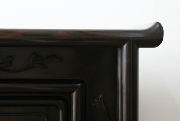 中古　黒檀無垢材　上質なこだわりの空間づくりにおすすめの飾り棚(茶棚、戸棚、収納棚、違い棚)(R-068919)
