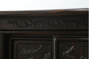 中古　黒檀無垢材　上質なこだわりの空間づくりにおすすめの飾り棚(茶棚、戸棚、収納棚、違い棚)(R-068919)