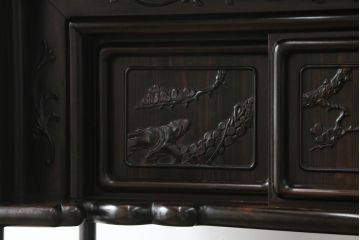 中古　黒檀無垢材　上質なこだわりの空間づくりにおすすめの飾り棚(茶棚、戸棚、収納棚、違い棚)(R-068919)