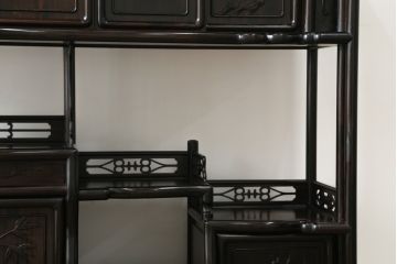 中古　黒檀無垢材　上質なこだわりの空間づくりにおすすめの飾り棚(茶棚、戸棚、収納棚、違い棚)(R-068919)