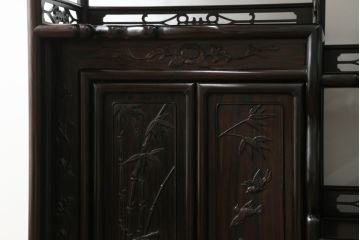 中古　黒檀無垢材　上質なこだわりの空間づくりにおすすめの飾り棚(茶棚、戸棚、収納棚、違い棚)(R-068919)