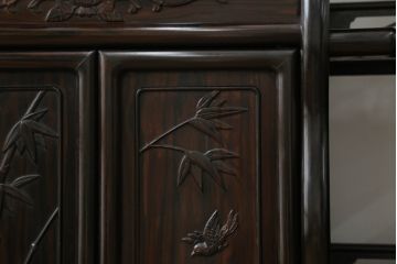 中古　黒檀無垢材　上質なこだわりの空間づくりにおすすめの飾り棚(茶棚、戸棚、収納棚、違い棚)(R-068919)