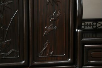 中古　黒檀無垢材　上質なこだわりの空間づくりにおすすめの飾り棚(茶棚、戸棚、収納棚、違い棚)(R-068919)