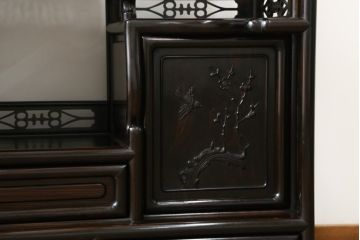 中古　黒檀無垢材　上質なこだわりの空間づくりにおすすめの飾り棚(茶棚、戸棚、収納棚、違い棚)(R-068919)