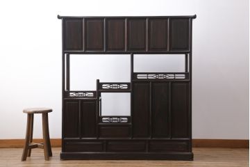 中古　黒檀無垢材　上質なこだわりの空間づくりにおすすめの飾り棚(茶棚、戸棚、収納棚、違い棚)(R-068919)