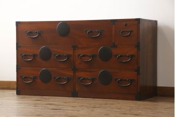 中古　美品　前面欅(ケヤキ)材　品のある佇まいが美しいローチェスト(ローボード、引き出し、衣装箪笥、和箪笥、整理タンス、収納たんす)(R-068924)