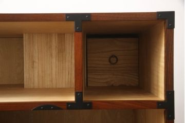 中古　美品　前面欅(ケヤキ)材　品のある佇まいが美しいローチェスト(ローボード、引き出し、衣装箪笥、和箪笥、整理タンス、収納たんす)(R-068924)