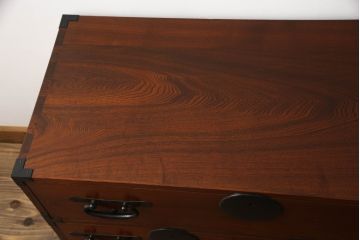 中古　美品　前面欅(ケヤキ)材　品のある佇まいが美しいローチェスト(ローボード、引き出し、衣装箪笥、和箪笥、整理タンス、収納たんす)(R-068924)