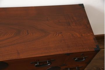 中古　美品　前面欅(ケヤキ)材　品のある佇まいが美しいローチェスト(ローボード、引き出し、衣装箪笥、和箪笥、整理タンス、収納たんす)(R-068924)