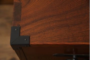 中古　美品　前面欅(ケヤキ)材　品のある佇まいが美しいローチェスト(ローボード、引き出し、衣装箪笥、和箪笥、整理タンス、収納たんす)(R-068924)